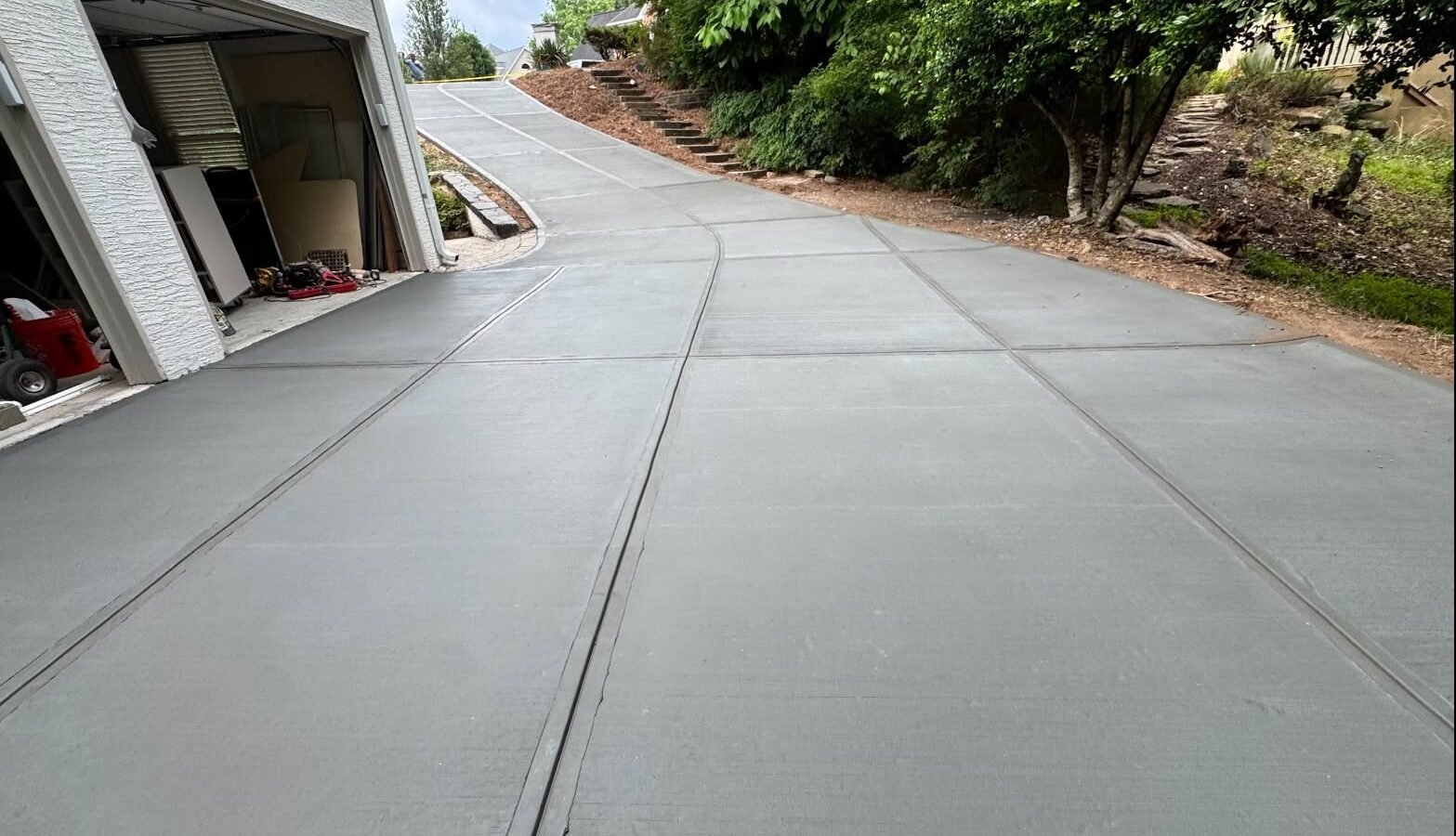 Why Concrete Beats Asphalt for Your Driveway